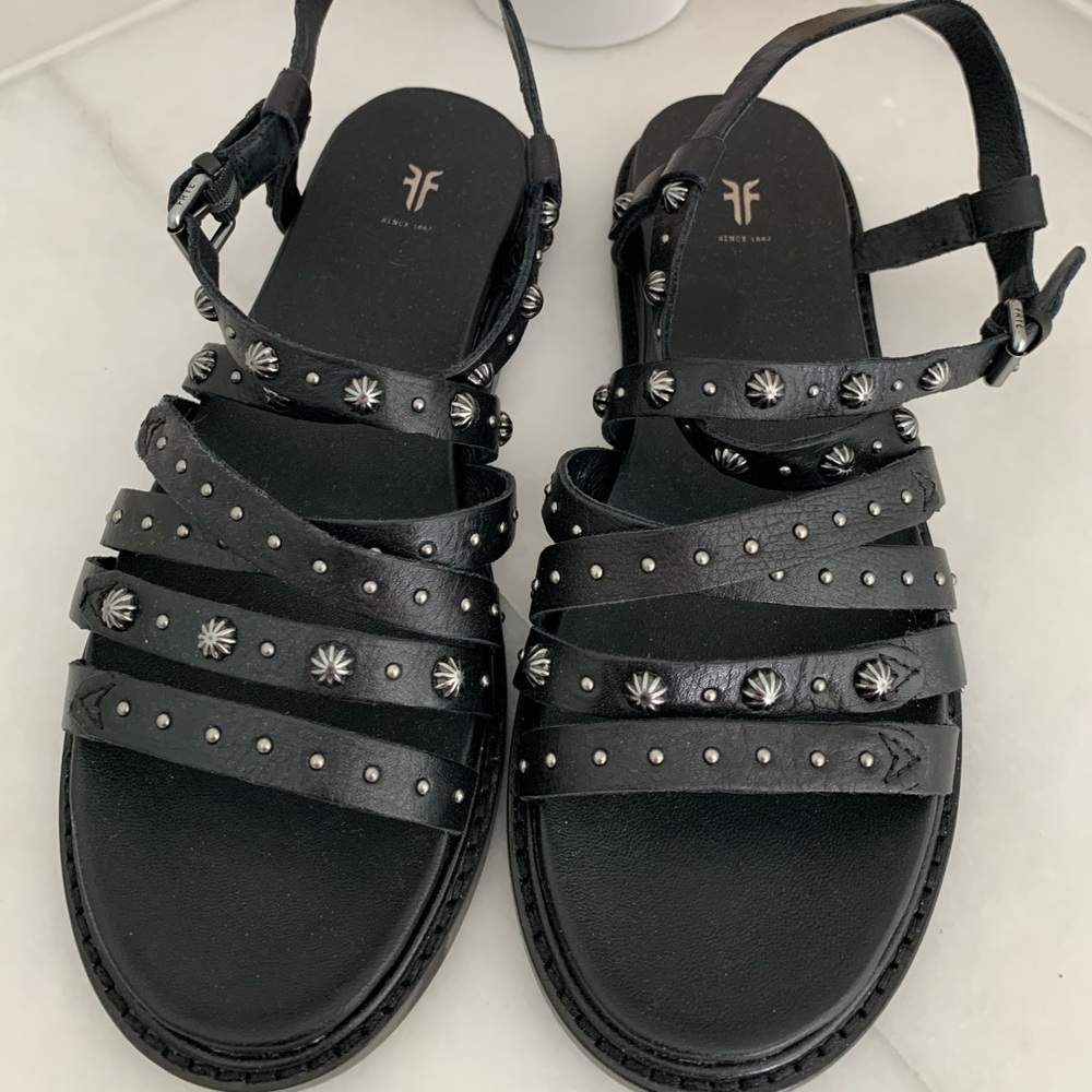 Brand New Frye Strappy Sandals 👡